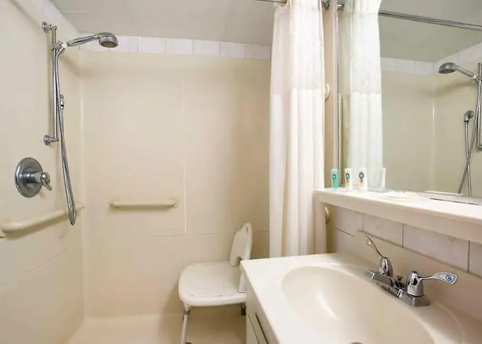 Quality Oceanfront Inn 4*